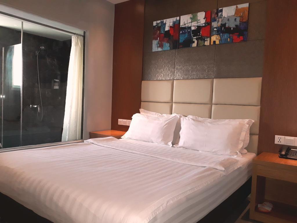 Mustika Gajah Mada Hotel Jakarta Exterior foto