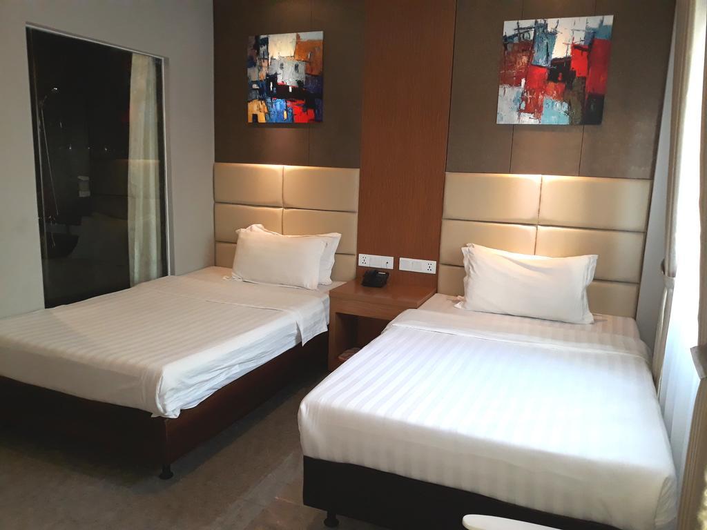 Mustika Gajah Mada Hotel Jakarta Exterior foto